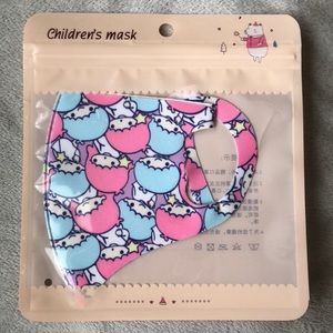 NWT CLASSIC PROTECTIVE FASHION MASK ! KIDS SIZE !!